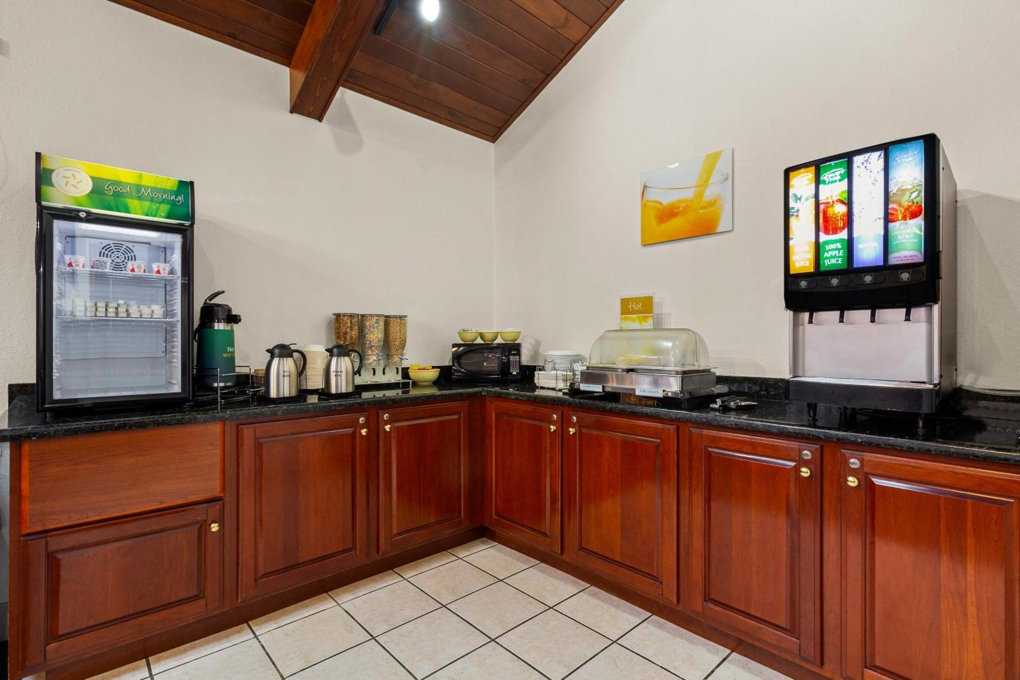 Suburban Studios Altoona Luaran gambar